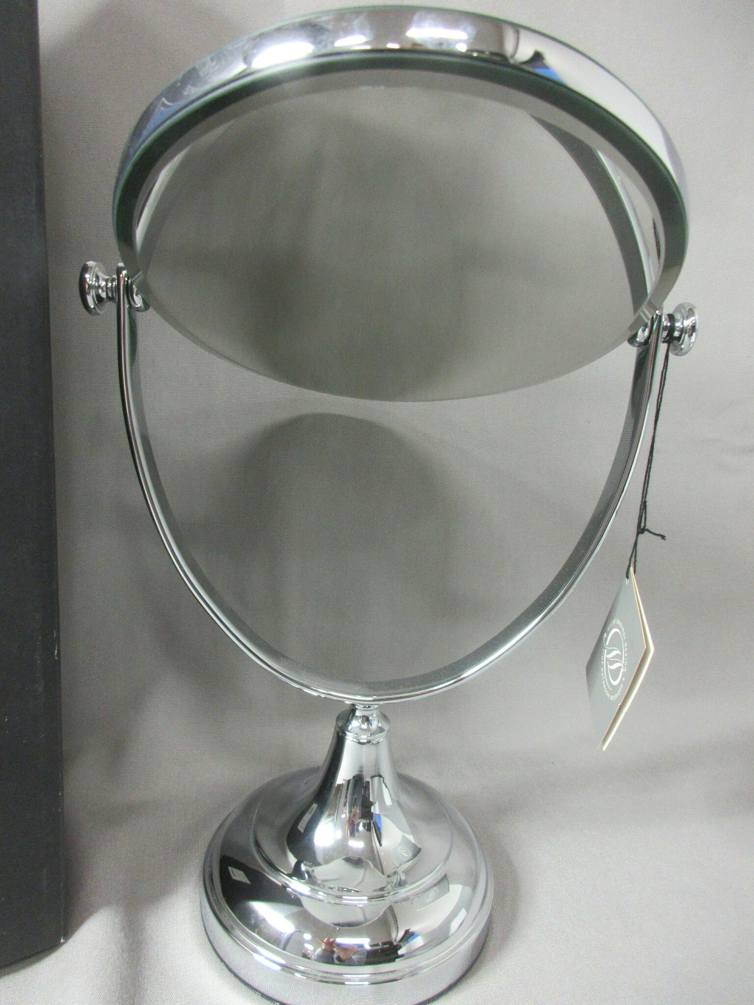 Miller Oval Bordsspegel, 687C