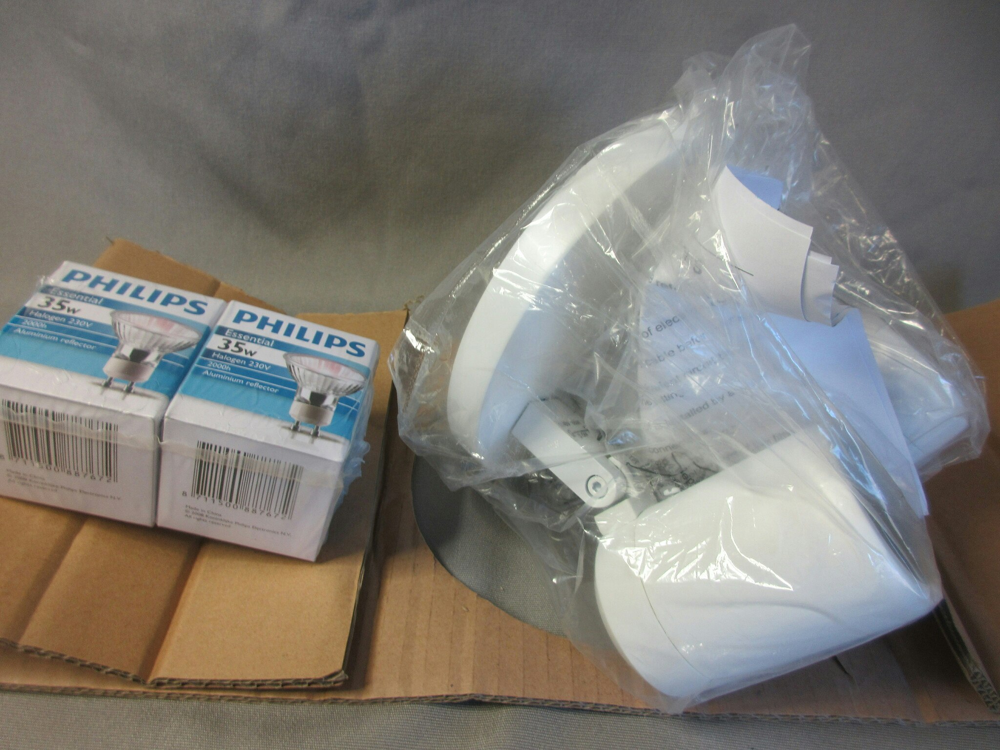 AH Belysning Badrumsarmatur T 763 Vit IP44