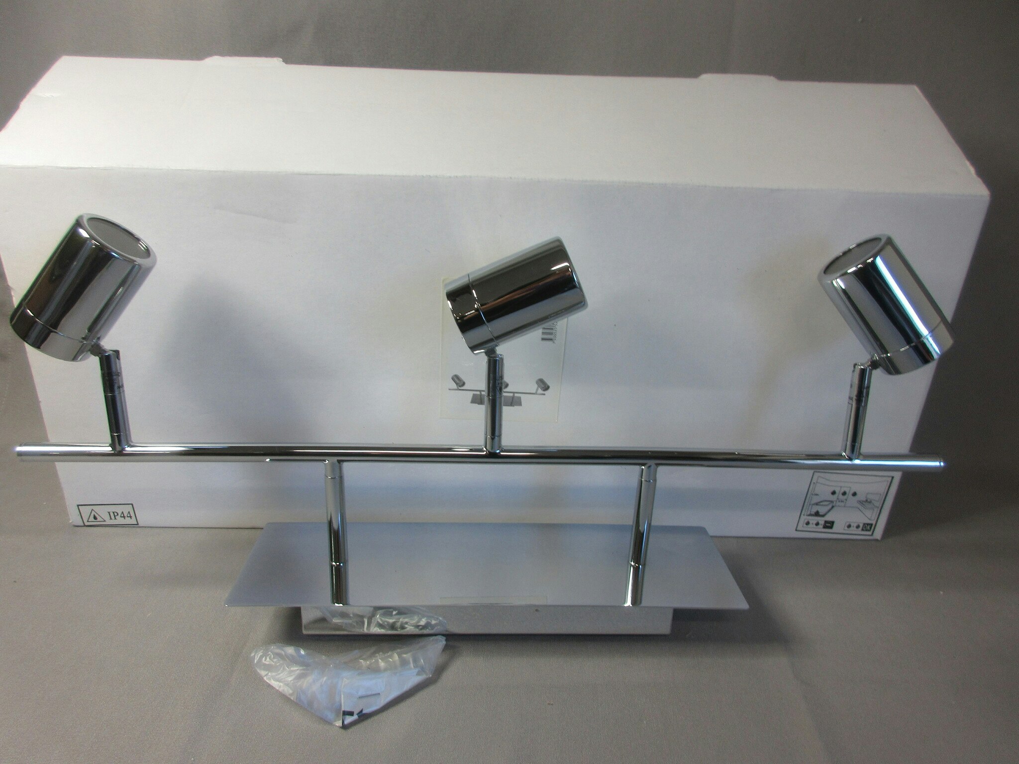 AH Belysning Badrumsarmatur V527 IP44