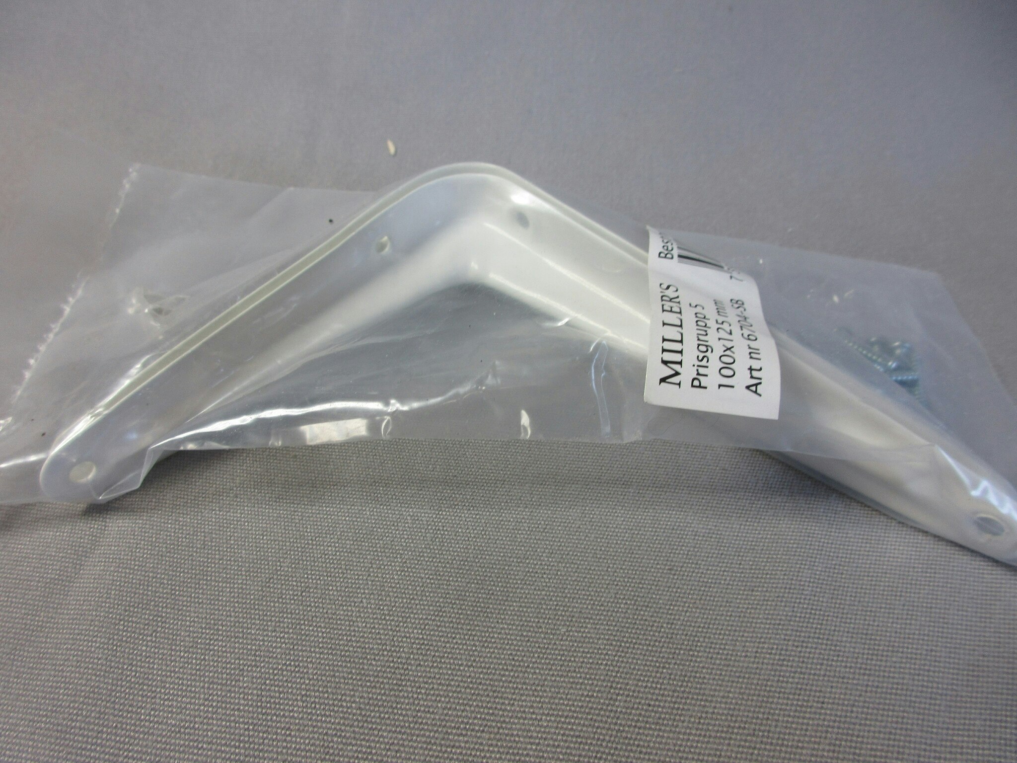 Millers Hyllkonsol 100x125mm.12171. 2 st.