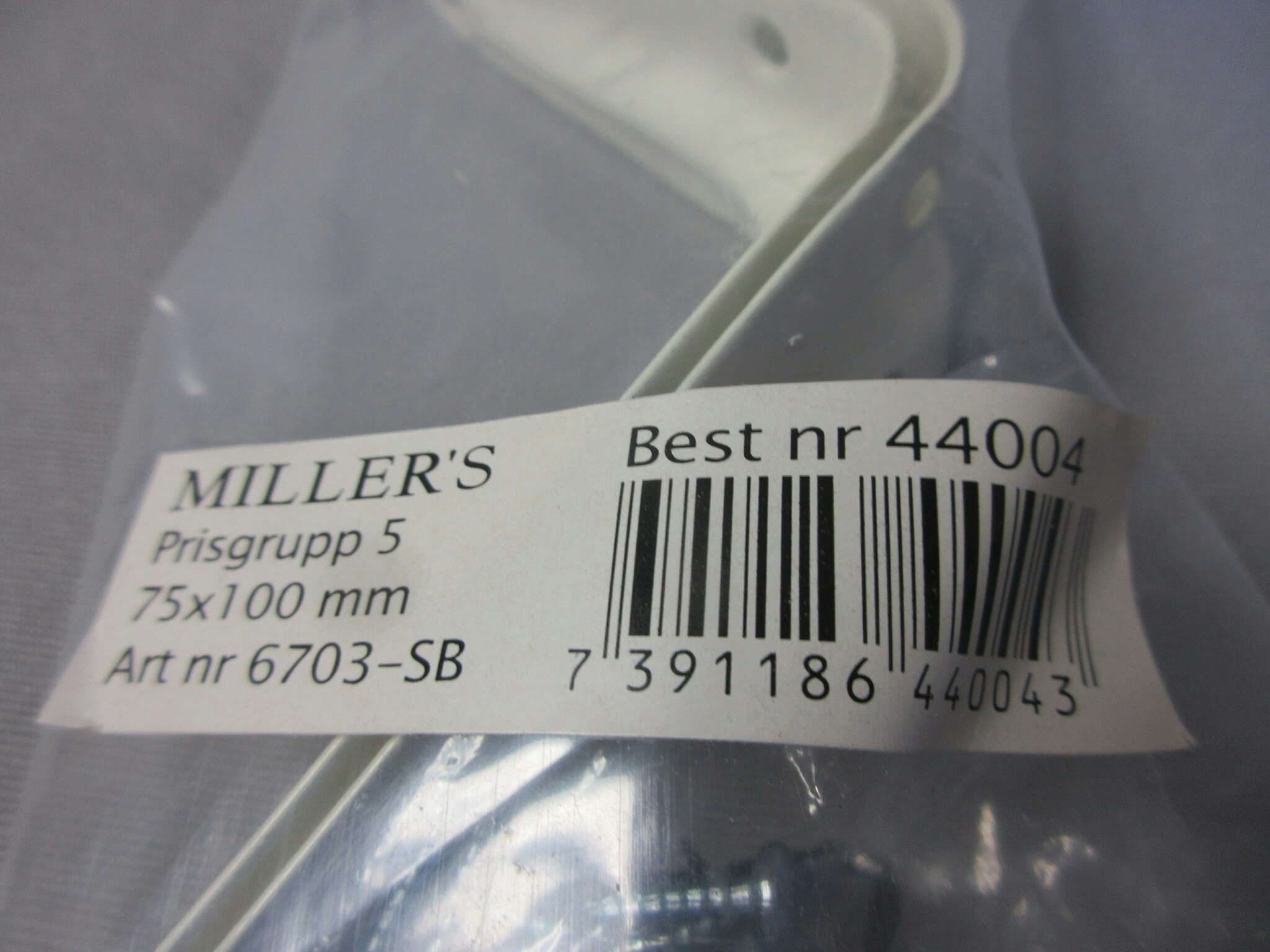 Millers Hyllkonsol 75x100mm. 44004. 2 st.