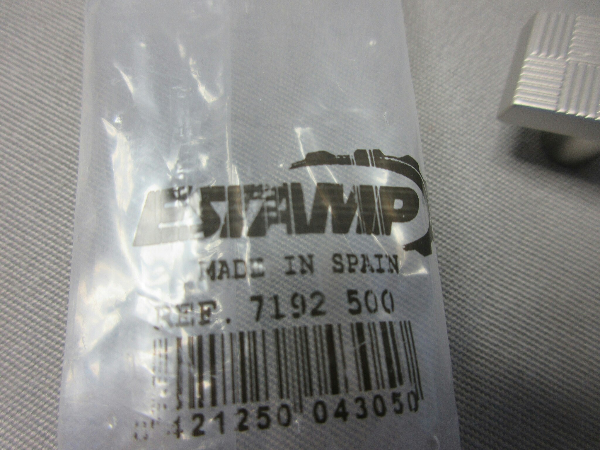 ESTAMP Handtag Metall