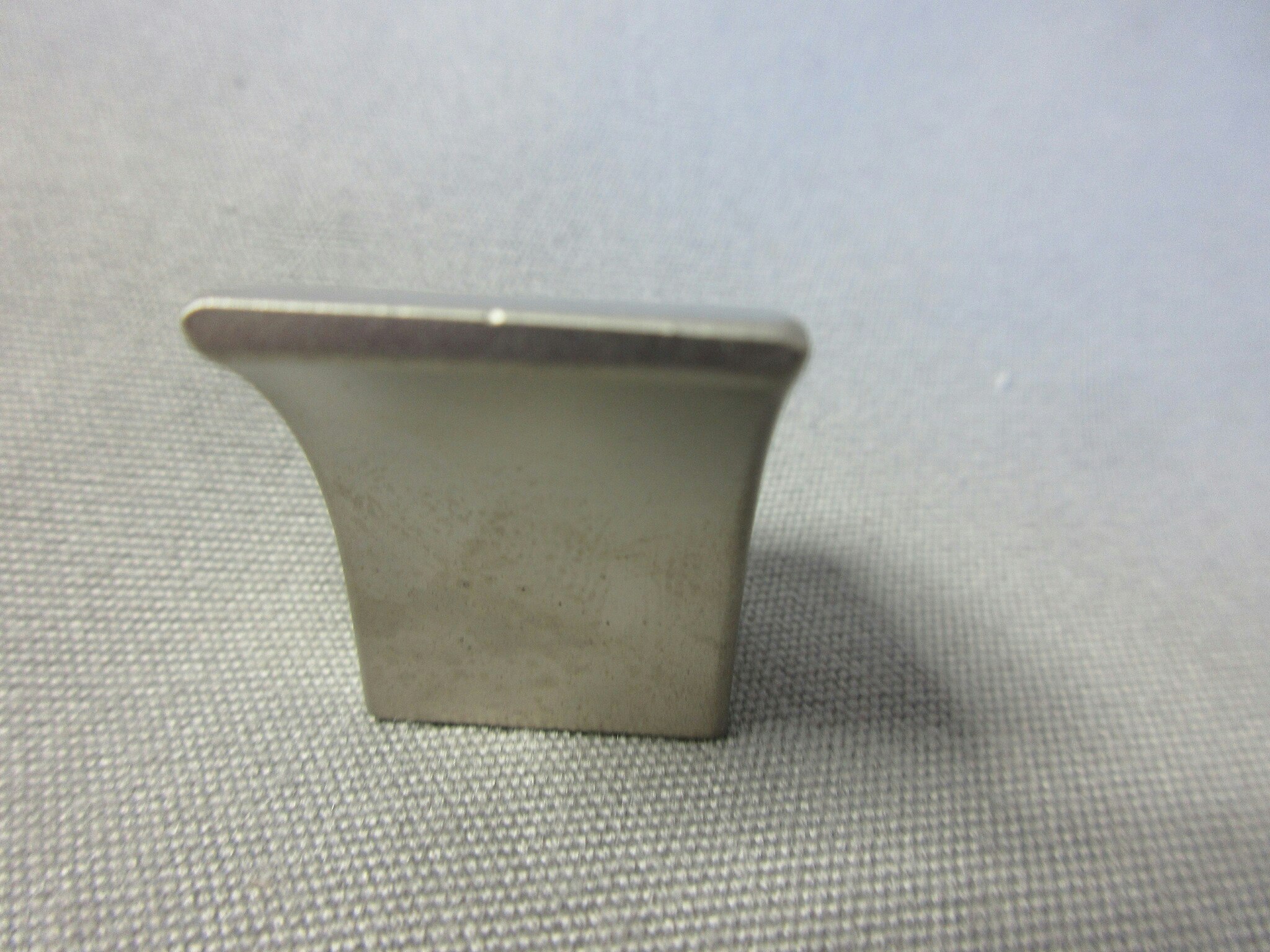 ESTAMP Möbelknopp Pomo Metal 8800