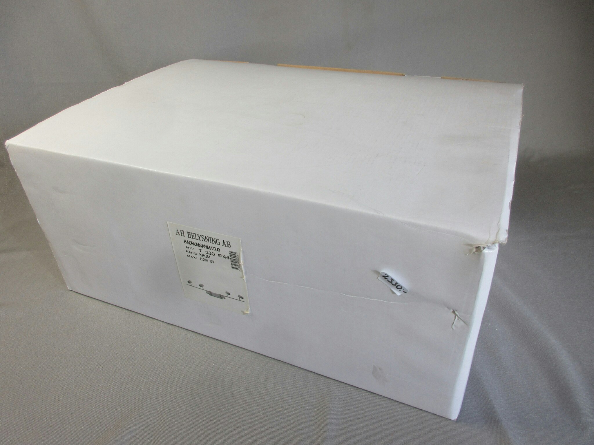 AH Belysning Badrumsarmatur IP44. T530