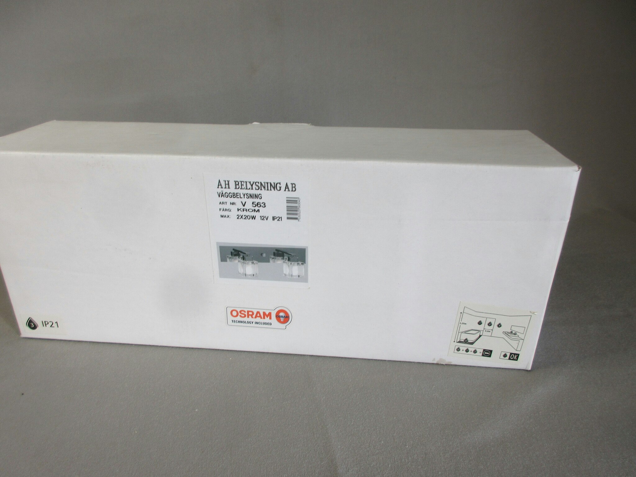 AH Belysning Badrumsarmatur IP44. V563