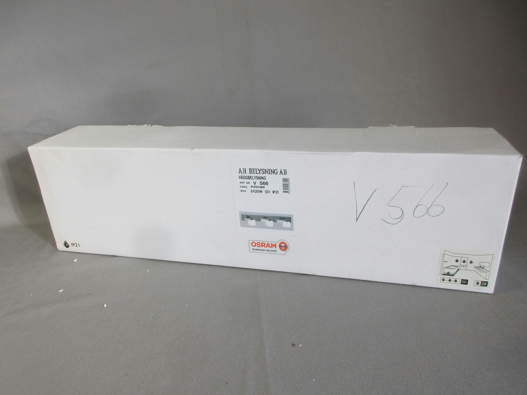 AH Belysning Badrumsarmatur IP44. V566
