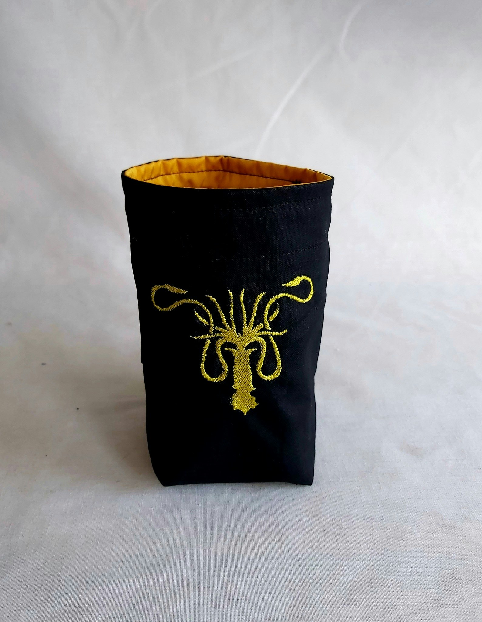 Broderad tärningspåse - Greyjoy logo