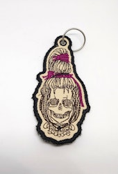Broderad nyckelring - Voodoo head