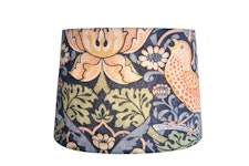Lampskärm, OVAL, med William Morris tyg i blått som passar till Munka Tenn lampor