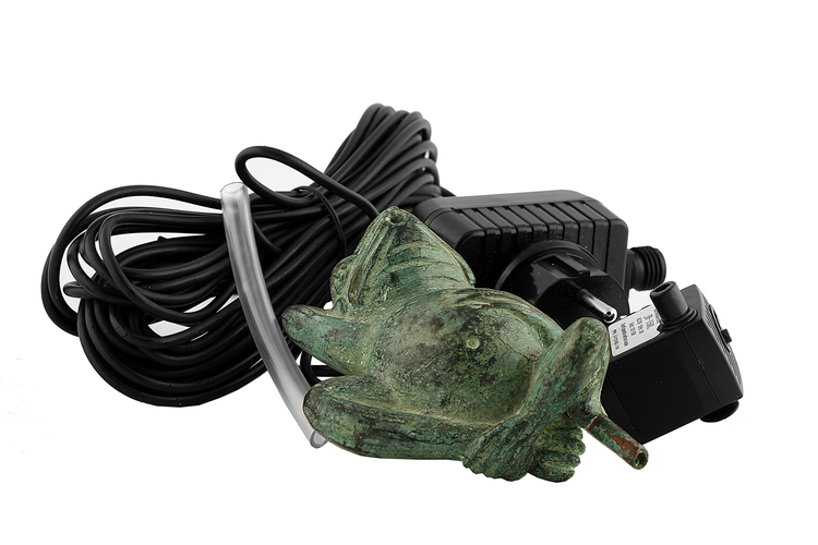Fountain package; frog in bronze, 12 cm, pump, hose