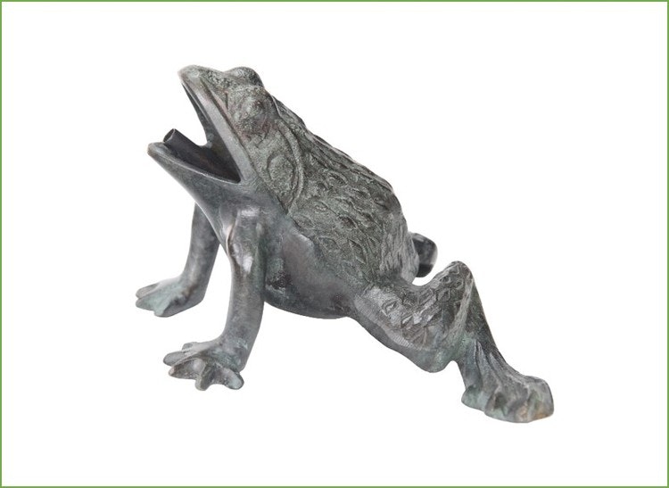 Grenouille fontaine en bronze patiné vert, assise, de Mr Fredrik