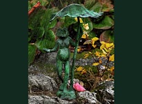 Frog under water lily leaf in bronze, 40 cm, light green