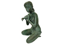 Fontän, kvinna knäböjande med urna, gjord i brons, från Mr Fredrik