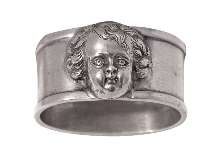 Napkin ring in pewter with cherub