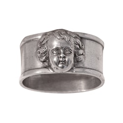 Napkin ring in pewter with cherub