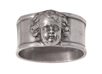 Napkin ring in pewter with cherub