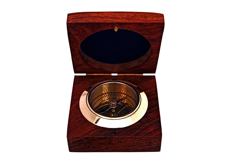 Compass in brass, in wooden box from Gusums Messing