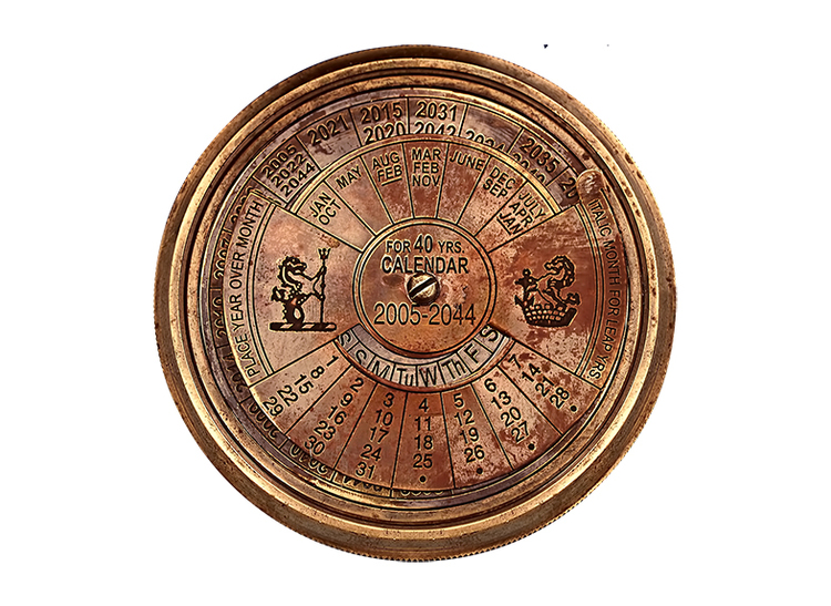 Kompass med kalender för 40 år framåt