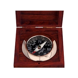 Compass in brass including wooden box