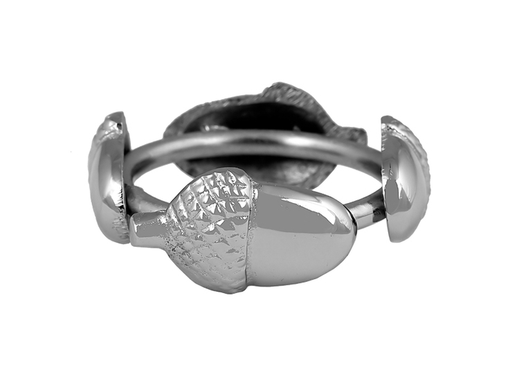 Napkin ring with horizontal hazelnuts