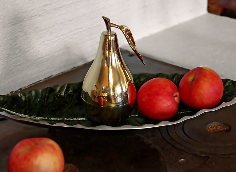 Bowl in shape of pear, brass, 18 cm from Gusums Messing