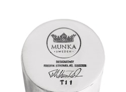 Ask i tenn, med sten i lapis lazuli på locket från Munka Tenn