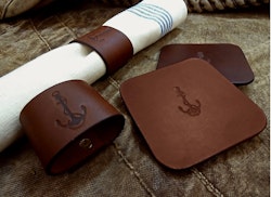 Coaster in leather with anchor motifs