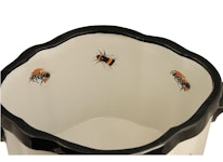 Outer pot in porcelain, with motifs of bumblebees