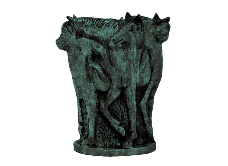 Urna, 27 cm, med hästar i profil, i brons som är grönblå patinerad