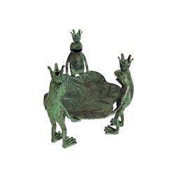 Three frogs in green-patinated bronze holds water lily leave