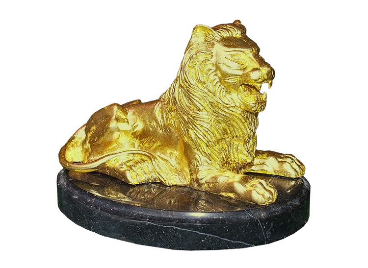 Lion, gilded, horizontal, 16 cm, on oval marble top