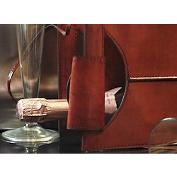 Bottle carrier in leather for two bottles