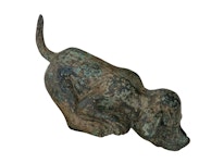 Hund steht über Kante, bronze