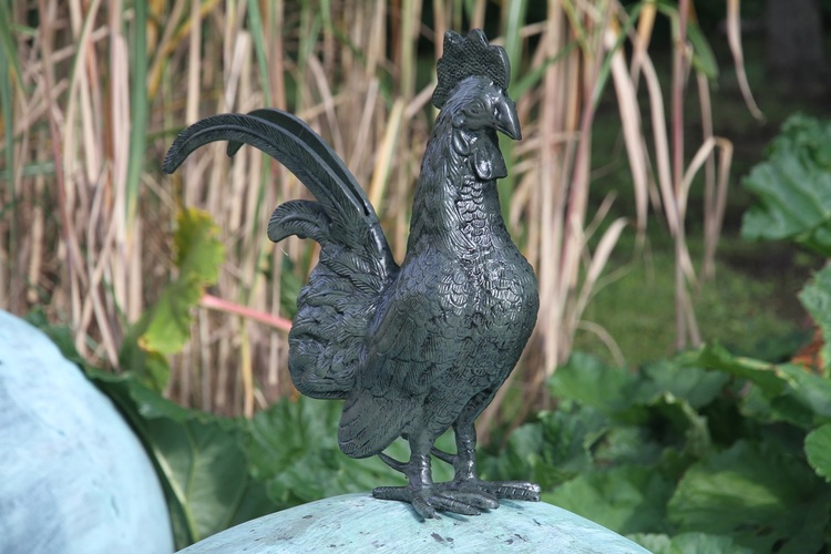 Rooster, 40 cm in green patinated aluminum 40 cm