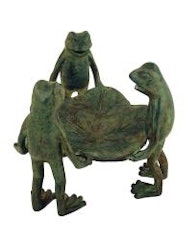 Fontaine "Trois grenouilles tenant des feuilles de nénuphar" de M. Fredrik