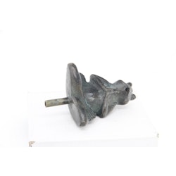 Sittande groda som fontän i yogaställning, 6,5 cm i höjd, gjord i brons