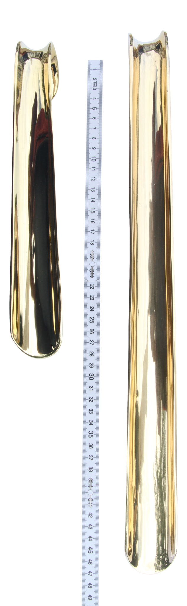 Skohorn, kort modell (28 cm) i gedigen mässing, från Gusums Messing