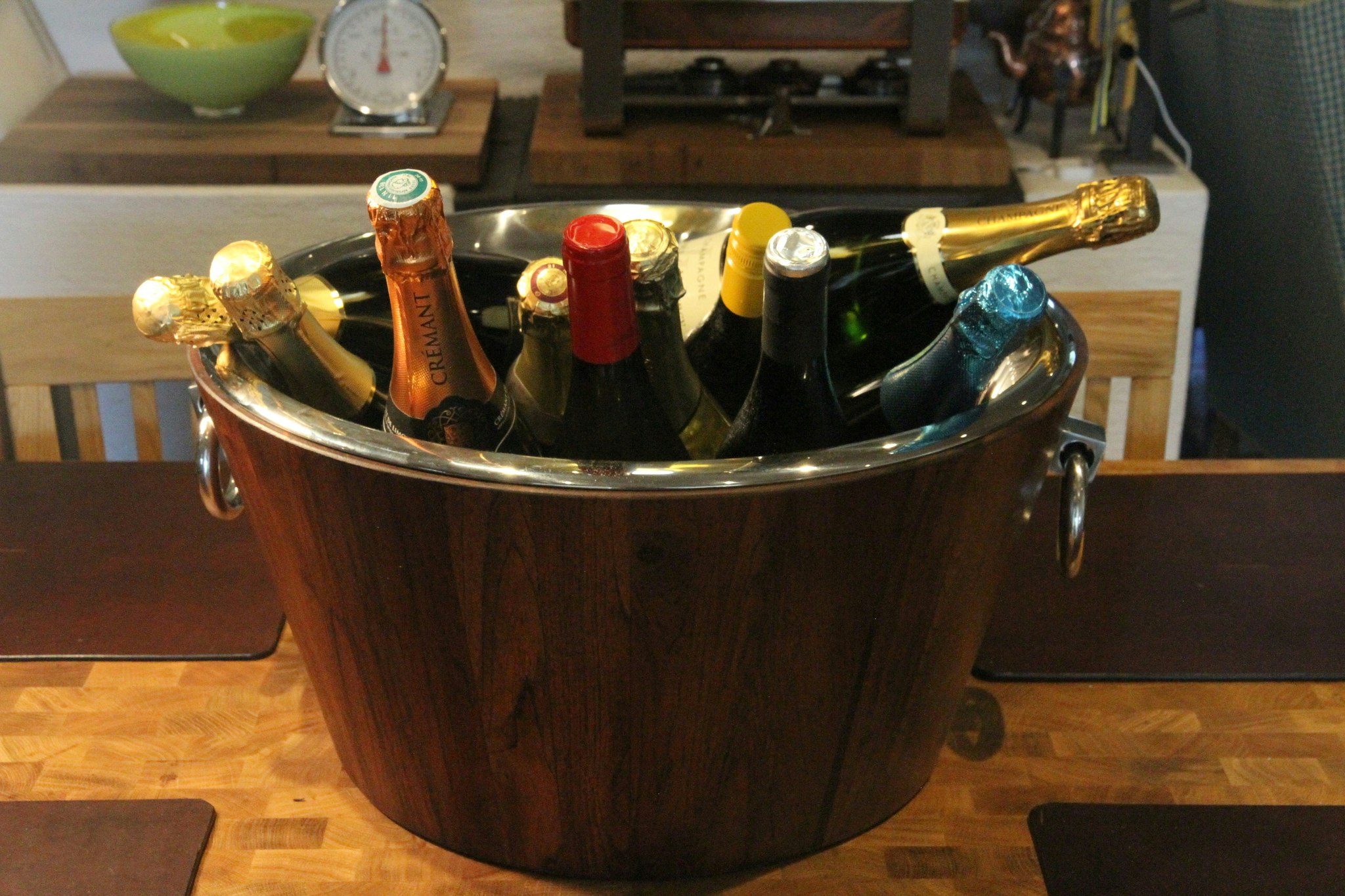 Champagne and wine cooler, in teak and stainless steel, diameter 46 cm and height 24 cm