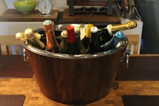 Champagne- och vinkylare, i teak och rostfritt stål, diameter 46 cm och höjd 24 cm