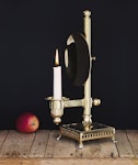 Kerzenständer mit Reflektor im gustavianischen Stil
