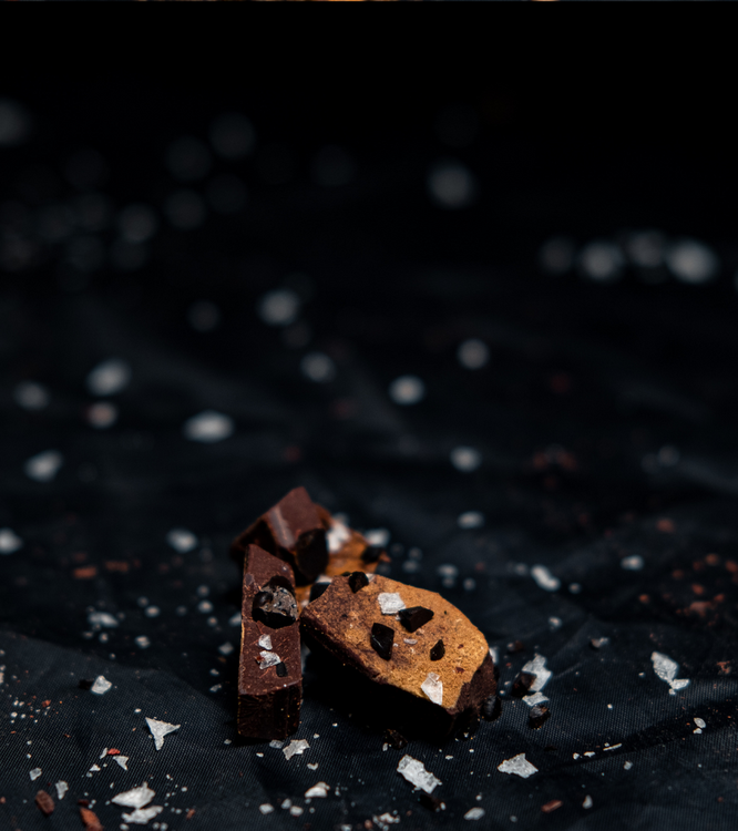 A SALTY GOOD CHOCOLATE - SOCKERFRI CHOKLAD RÅLAKRITS 90 GRAM