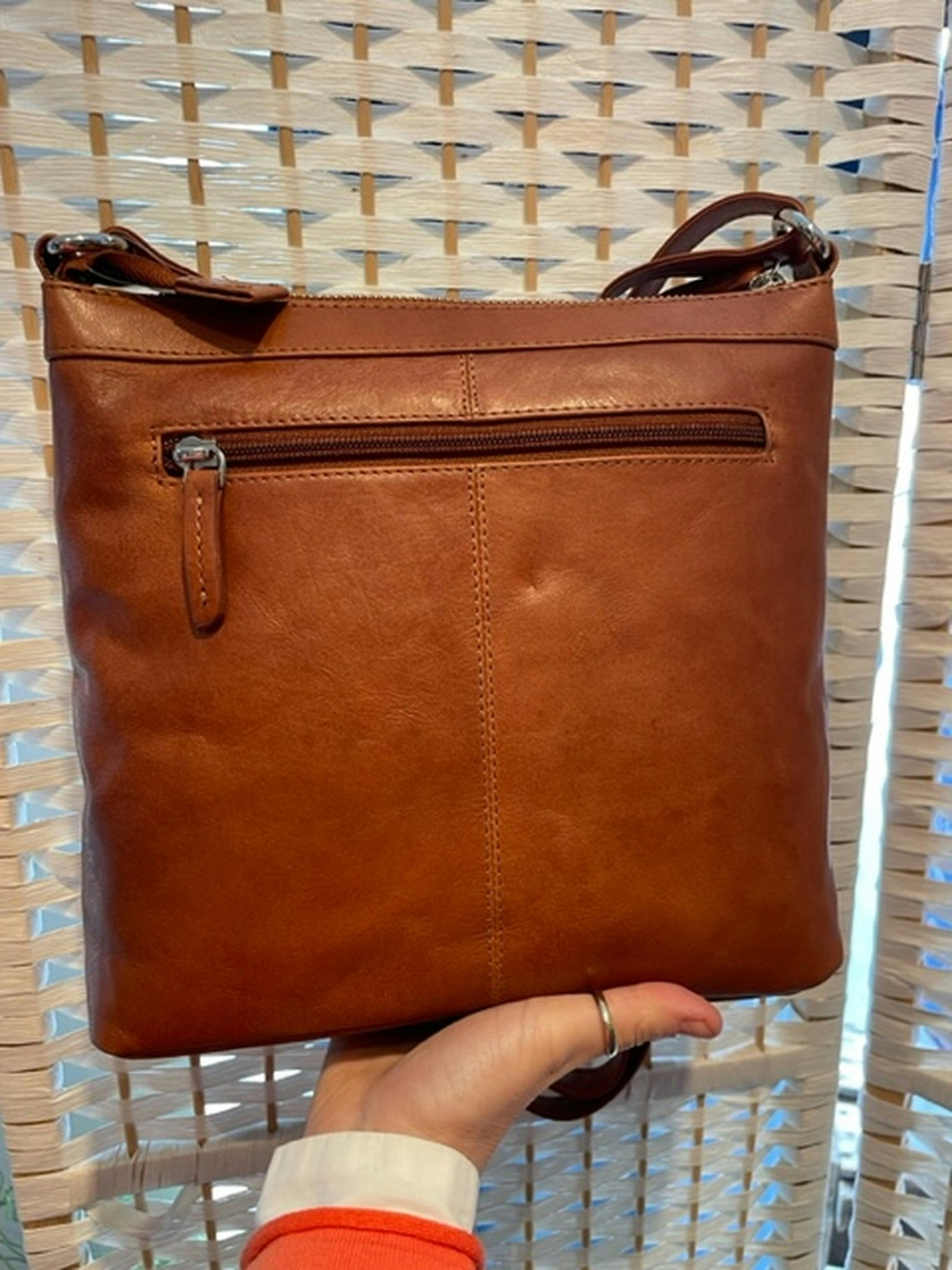 Väska i kalvskinn Cognac