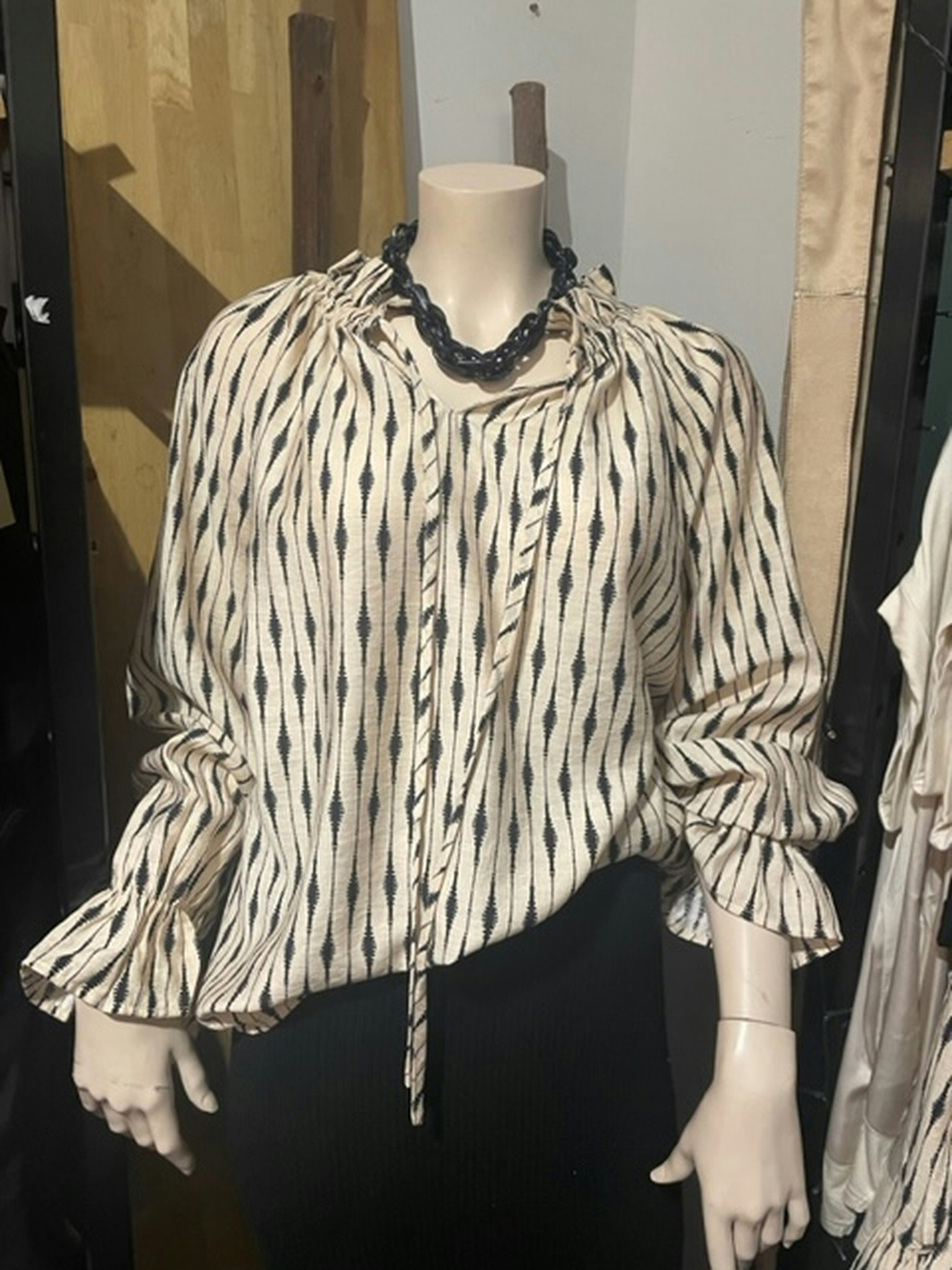 Blus Isay