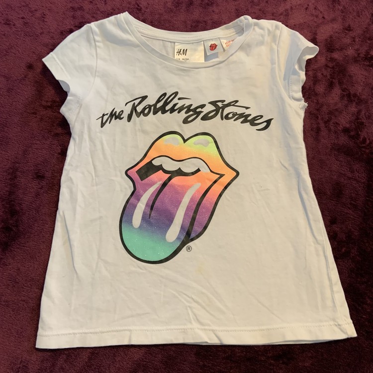 Vit t-shirt med flerfärgat Rolling Stones tryck från HM stl 98/104