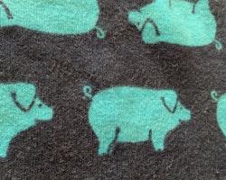 Mörkblå t-shirt med blått grismönster från PoP stl 80