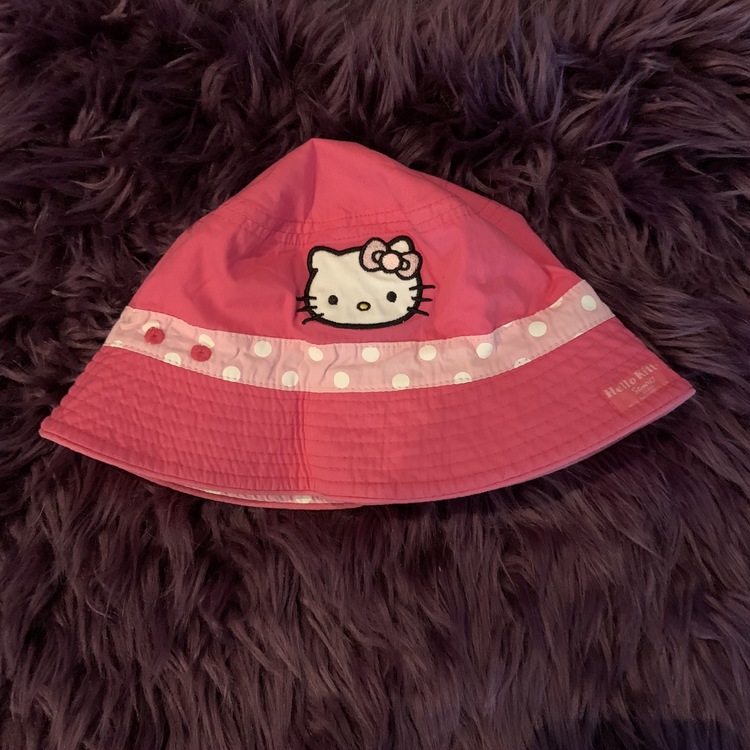 Vändbar solhatt i rosa, ljusrosa och vitt med Hello Kitty från Sanrio stl 9-18 mån