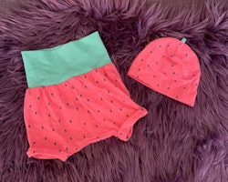 Set med shorts och mössa med vattenmelonmönster från HM stl 50