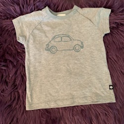 Gråmelerad t-shirt med petrolfärgad bil från Pomp de Lux stl 74