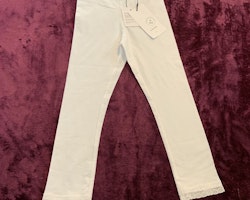 Vita leggings med spetskant från Name It stl 104