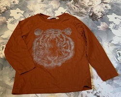 Roströd/orange tröja med 3d tigertryck från HM stl 98/104